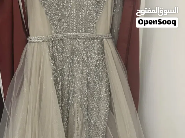 فستان أعراس فاخر لون بيج