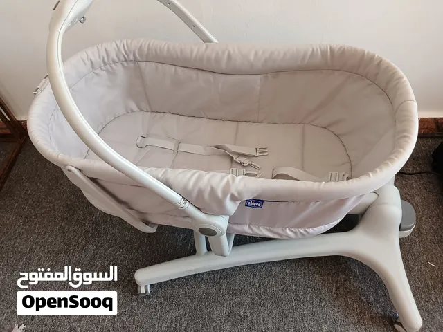 سرير بيبي ماركة شيكو بيتحول لكرسي