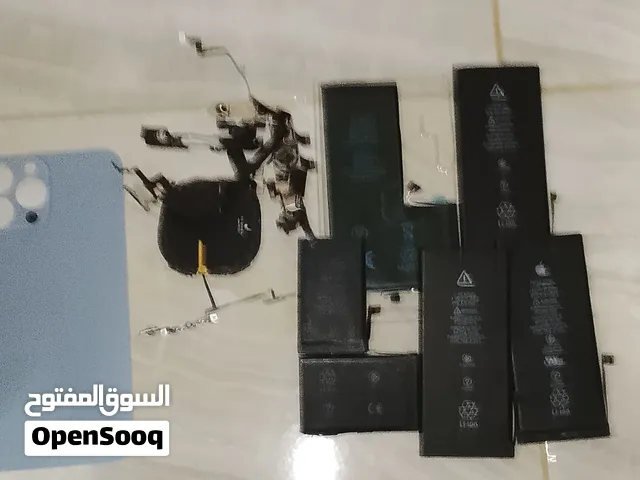 متوفر قطع غيار وبطاريات ايفون مختلفه