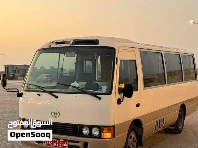 فرصه للبيع باص نظيف مع عقد 400 ريال معبيله