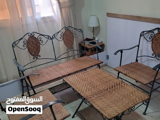 طقم كلاسيكى راقى جدا.خيرزان (راتان طبيعى)  منسوج يدوى وحديد مشغول(فورفرجيه)راقى جدا بحاله ممتازة...
