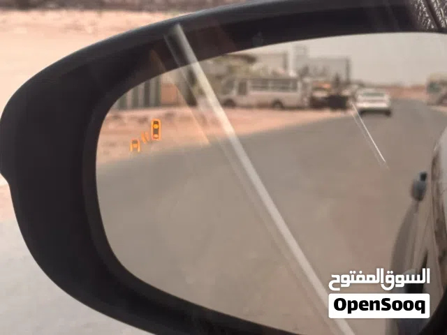 لكزس أي إس