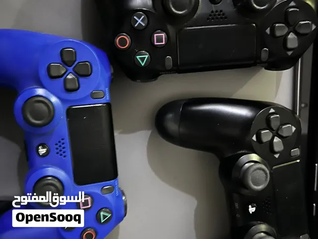 3 controllers ps4