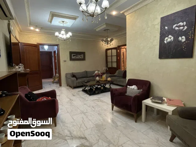 شقه للايجار مساحه 200 م مفروش كامل استخدام المالك فقط