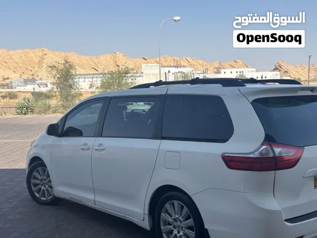 تويوتا سينا