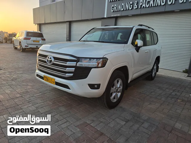 Used Toyota Land Cruiser in Muscat