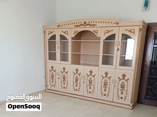 دولاب او مكتبه جميله شبه جديد