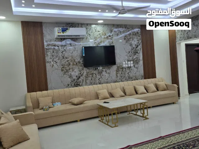 فله تتكون من 4غرف و3 دورات مياه وصاله كبيره ودكه خارجيه وجلسه خارجيه والعاب اطفال بالقرب من شلالات د
