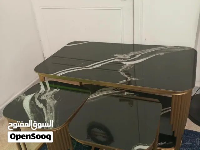 طاولات للبيع شبه جديد استعمال شهر
