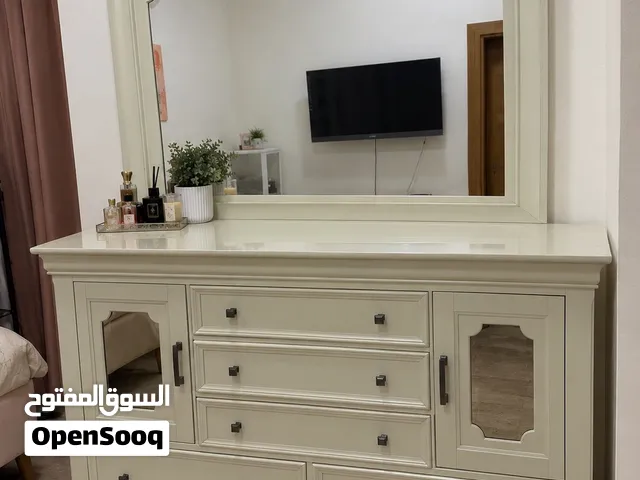 تسريحة كبيرة من هوم سنتر خشب ماليزي
