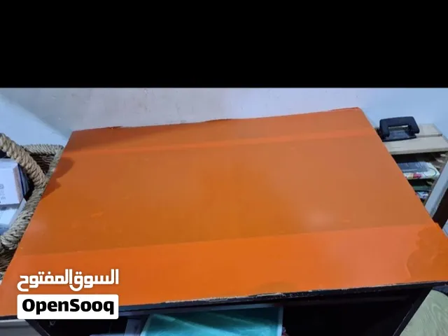 مكتب له درج جرار