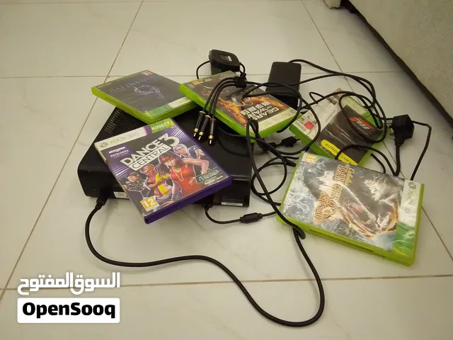 Xbox 360 + Kinect + 5 سيديات - جهاز قيم بسعر ذهبي 100 د.أ