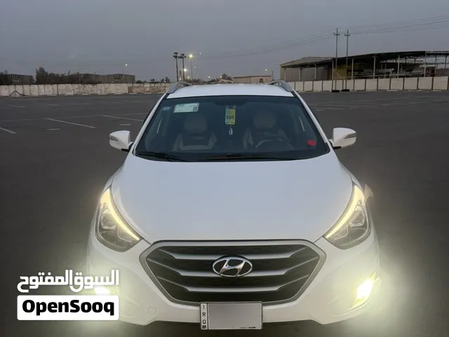 توسان 15 خليجي سياره كلش جديده كفاله بدون حادث بيه ملاحظات بسيطه مكانين بارد صغار وكارت