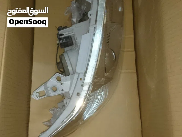 شمعات أماميه كورولا من 2005 الى 2007 أصلي وكاله على الشرط بحاله ممتازه شبه الجديد للبيع