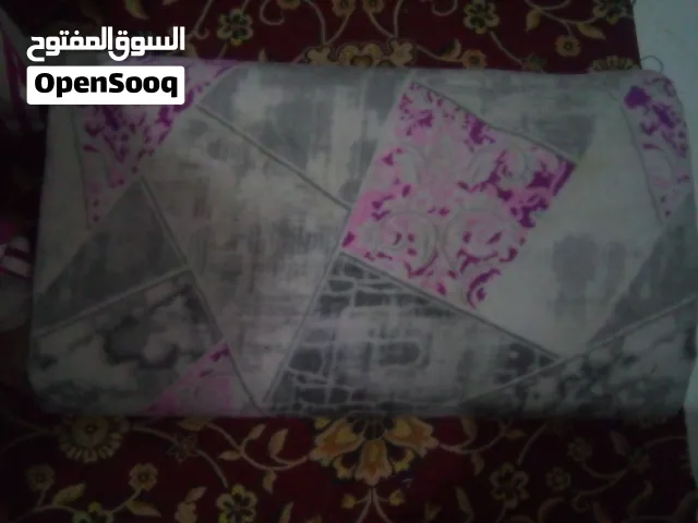 سجادة استعمال خفيف لا فيها اي شيء أنها الونتها جميلة وعرضها 2 وطولها 3