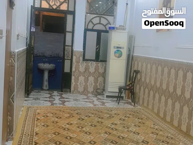 بيت للبيع 75 متر طابقين  شارع خدمي مقابل سوق التاميم منطقه هدوء نظيفه بيها كل الخدمات