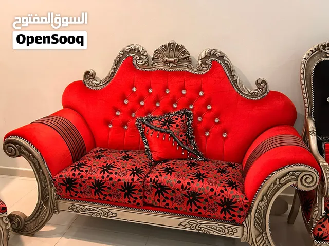 كنب ملكي مستخدم نظيف للبيع