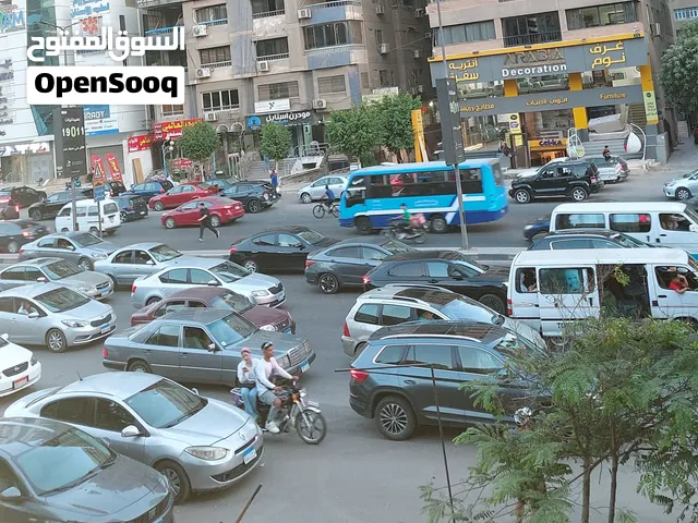 للبرندات والتوكيلات محل تجارى 36م2 بأقوى لوكيشن تجارى متميز جدآ بالمربع الذهبى على ش مصطفى النحاس