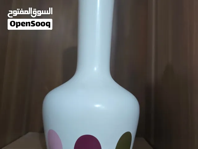 2-Piece Set IKEA Vintage Polka Dot Vases (Like New) العنوان: للبيع مستعجل بداعي السفر: طقم فازات ايك