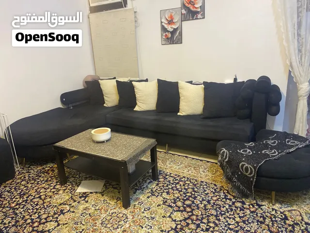 كنب حرف L مع طاولة سفر التواصل على واتس اب