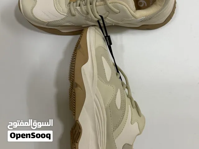 جوتي بريشكا جديد وغير مستخدم
