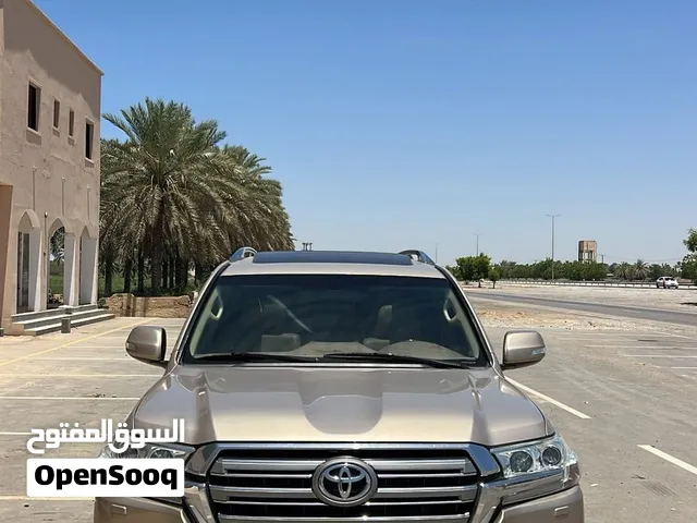 Used Toyota Land Cruiser in Muscat