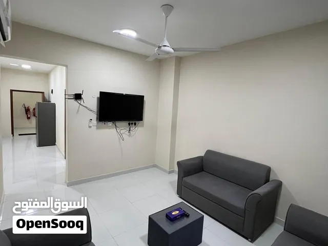 شقق و غرف للأيجار الشهر - بناية تاج صلالة RED 20/ بناية عوقد الجديدة RED8 - المنطقة عوقد