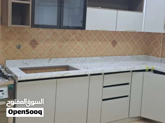 فني وصيانة مطابخ المنيوم فك وتركيب ونقل جميع انواع المطابخ وتبديل مفصلات ومسكات وتبديل رخام وسليكوان