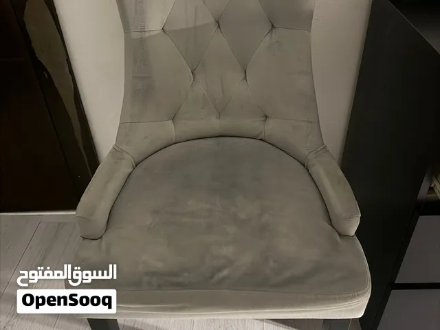 كرسي تسريحة او مكتب