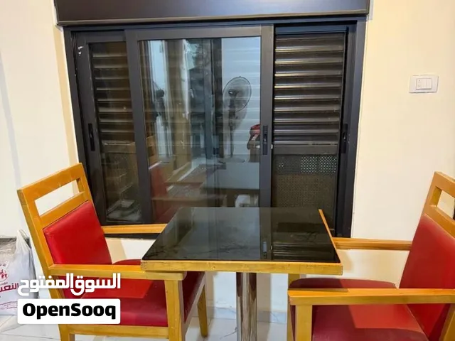 كراسي زان  وطاولات متوفر 40 كرسي 20 طاوله للجادين فقط