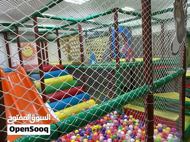 منطقة ألعاب ضخمة للبيع (متاهة)