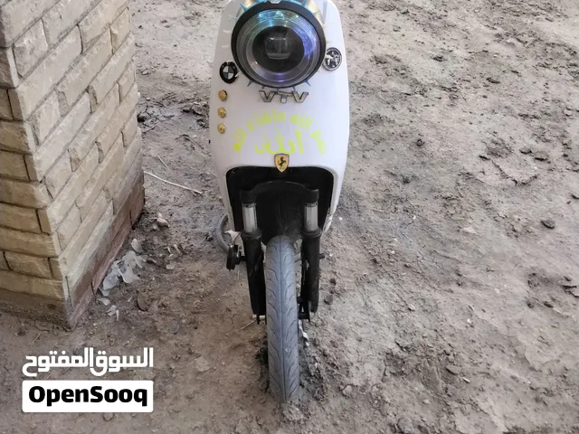 اسكوتر 2000 وات بطاريا ليثيم بحاله ممتازه معاه الشاحن