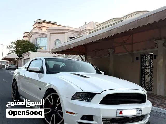 For sale Ford mustang GT 5.0 premium edition in very clean condition GCC agent