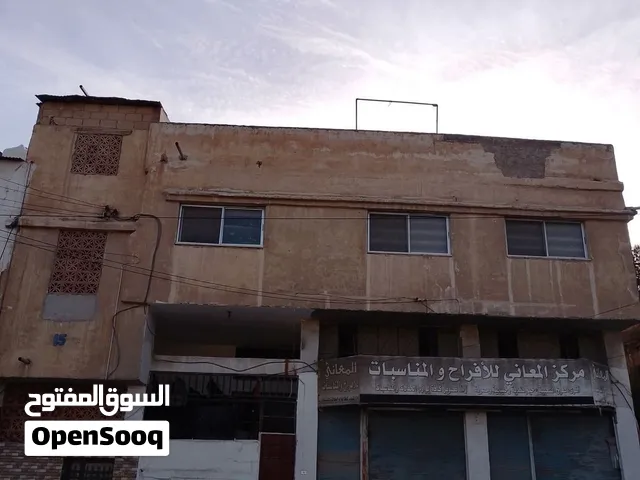 عماره تتكون من طابقين الموقع/ الزرقاء حي ابن سينا قبال مدرسه الكرامه الطابق الاول ثلاث غرف +صال