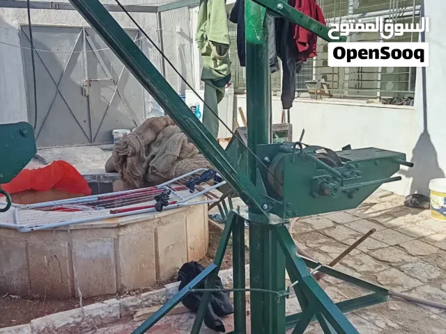 ونش صرصور لرفع جميع المواد  (طوب- اسمنت - حجر - بلاط - تنكات مياه- خشب - كرميد - جكات - رمل احمر - ت