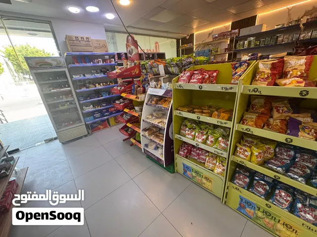 سوبر ماركت للبيع مساحه70 فرصه لا تفوتكم مجهزه بالكامل وبسعر مناسب.وموقع ممتاز وراقي داخل مجمع مزايا
