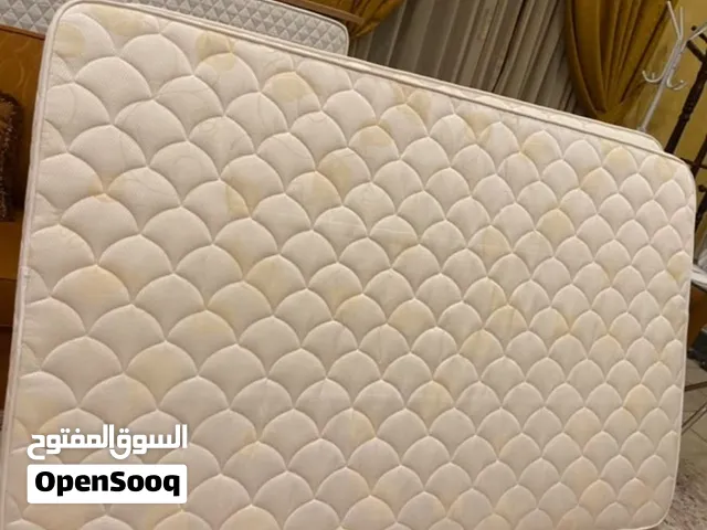 فرشة ماترس قياس 120x190 استعمال خفيف جداً وبحالة ممتازة من البغلي للاسفنج