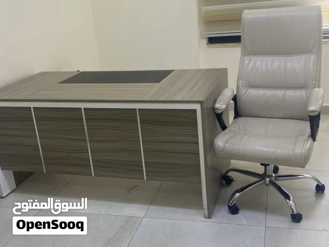 مكتب ووحدة ادراج للبيع..