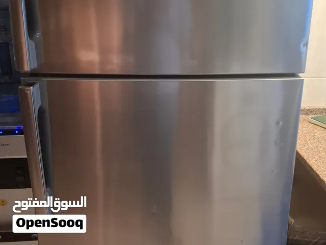 ثلاجة عائلية سامسونج بحالة جيدة للبيع