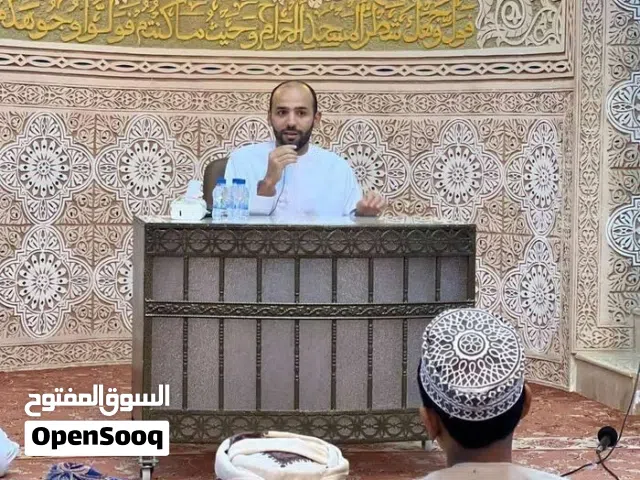 معلم قران كريم ولغة عربية خريج جامعة الأزهر الشريف (كلية اللغة العربية قسم الشريعة الإسلامية)