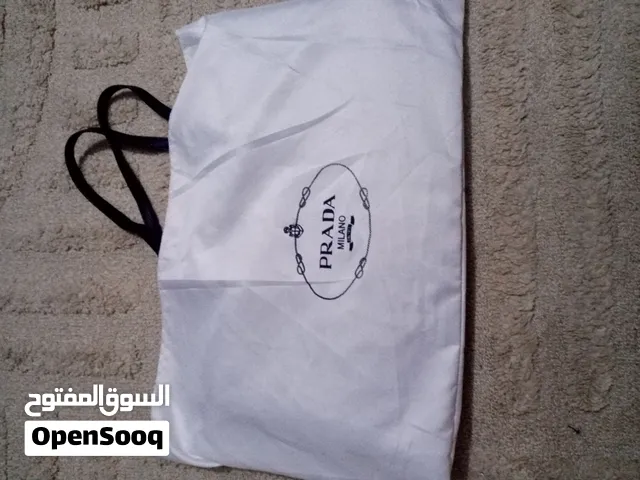 حقيبة يد حجم كبير  ماركة برادا من جلد التمساح
