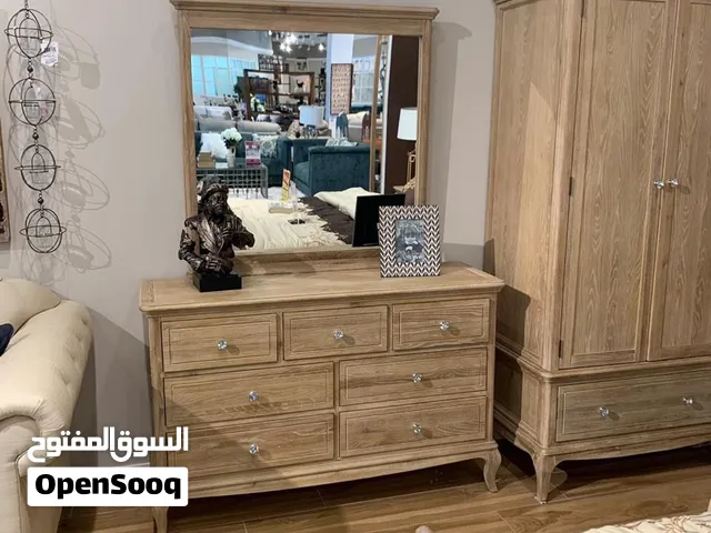 يوجد سريرين مع فرشه استعمل شهر مع تسريحه وطوله جنب جدد للبيع المستعجل