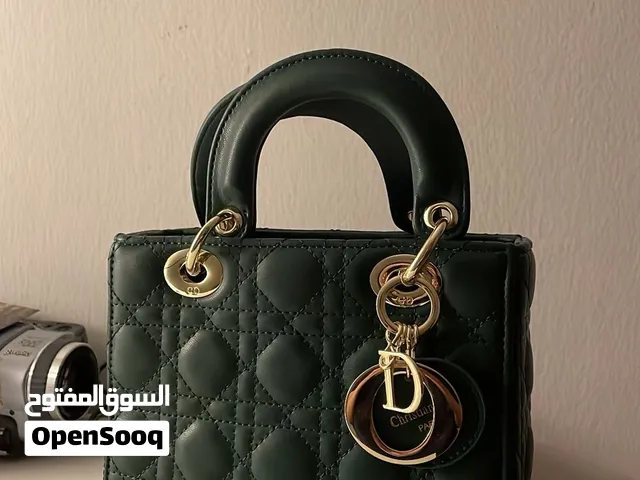شنطة ديور شبه اصلية حجم متوسط
