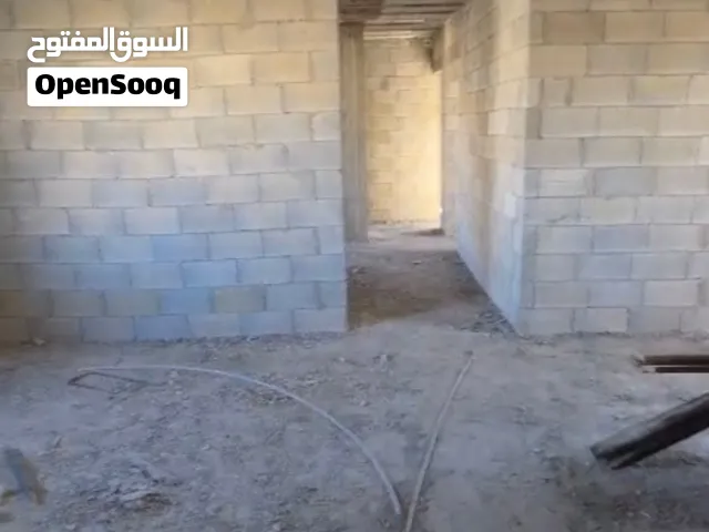 شقه عظم للبيع طابق تالت عند مطعم تنورين