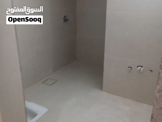 معلم كاشي وسراميك وبلاط متدخل وتكسير مع عازل مع صاحي