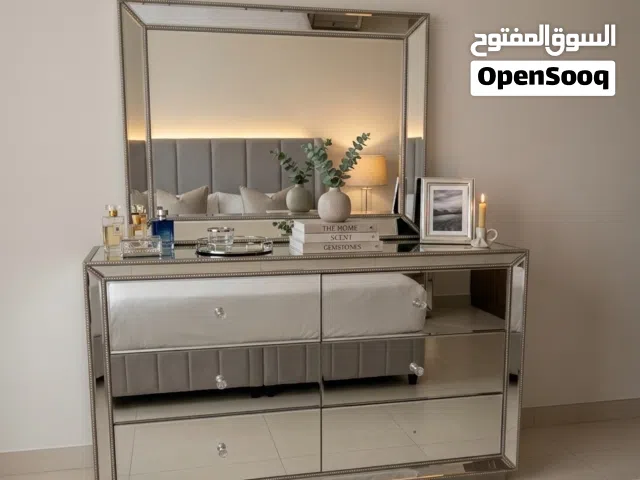 Luxury Dressing table with mirror