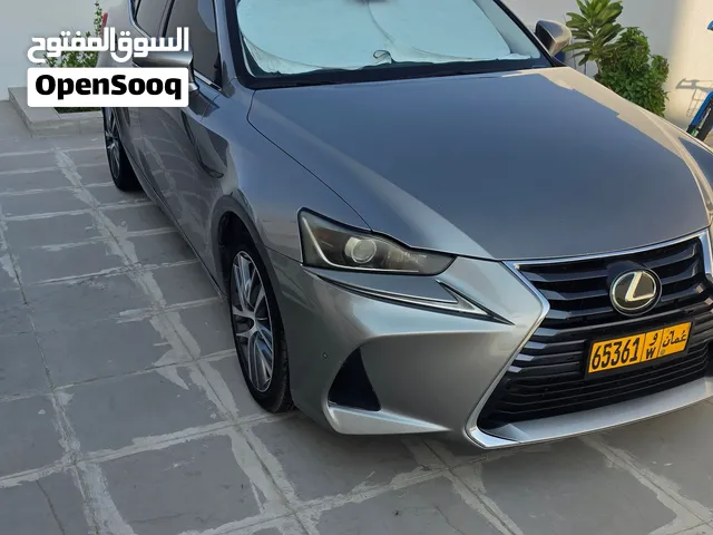 لكزس IS 200 2017 رمادي مستعملة بمواصفات خليجية ومرخصة