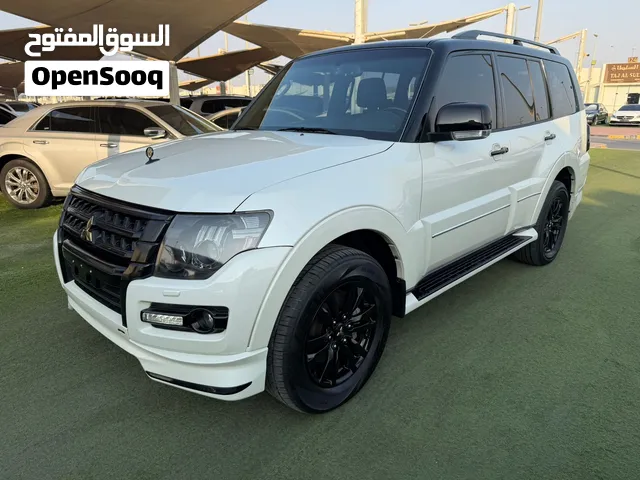 Mitsubishi Pajero -2019-Signature Edition - GCC-free accident -original paint- service alfutaim-