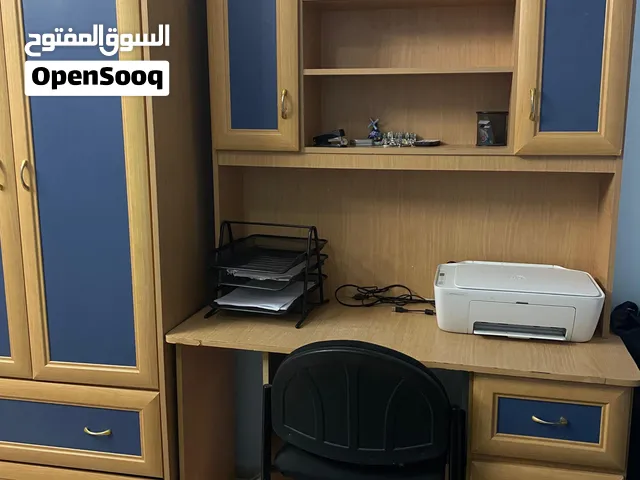 غرفة نوم كاملة زرقاء بحالة ممتازة، شامل الفرشات