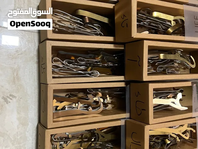 للبيع ملاقط الاحرف وكراتين